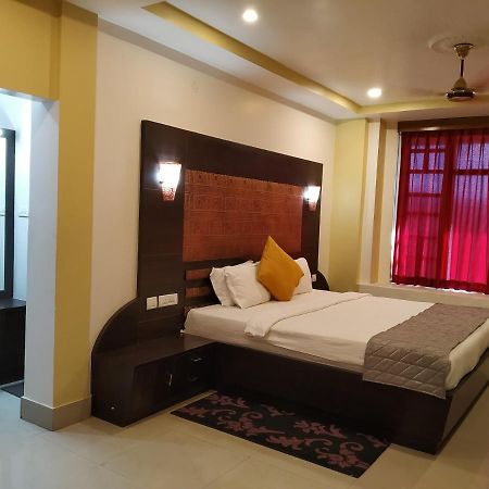 Hotel Sc Continental Itānagar Екстериор снимка