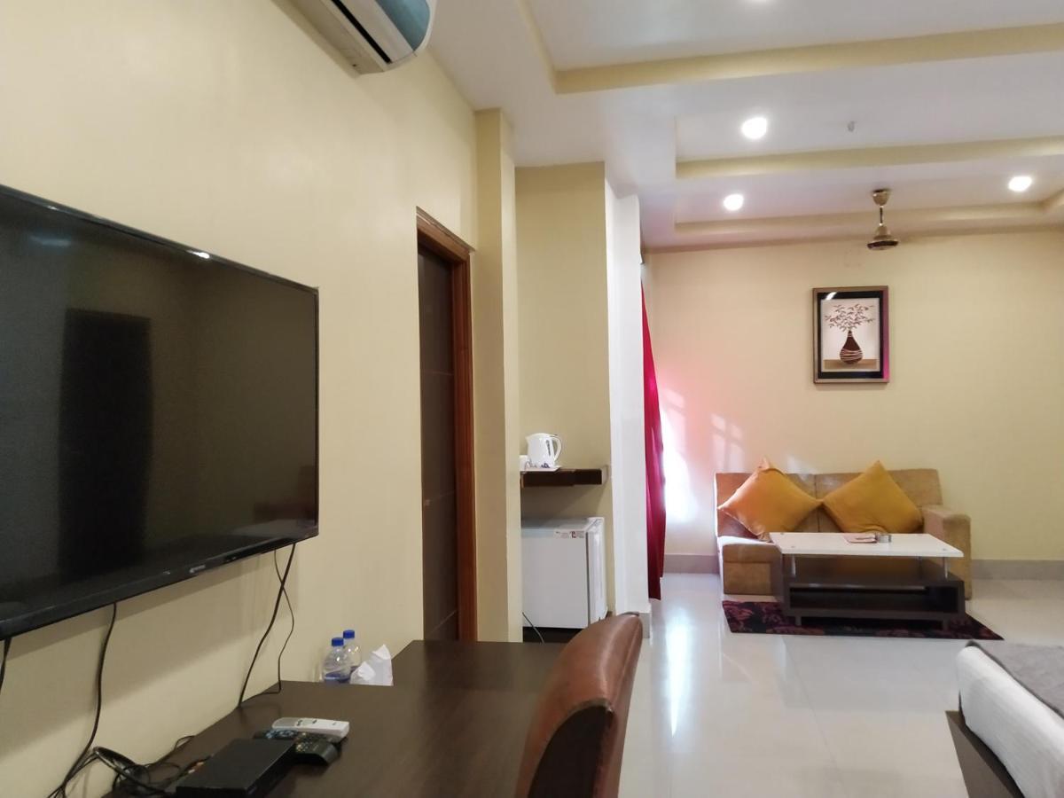 Hotel Sc Continental Itānagar Екстериор снимка