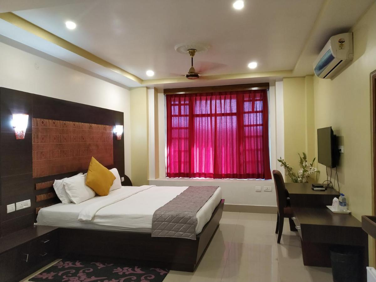 Hotel Sc Continental Itānagar Екстериор снимка