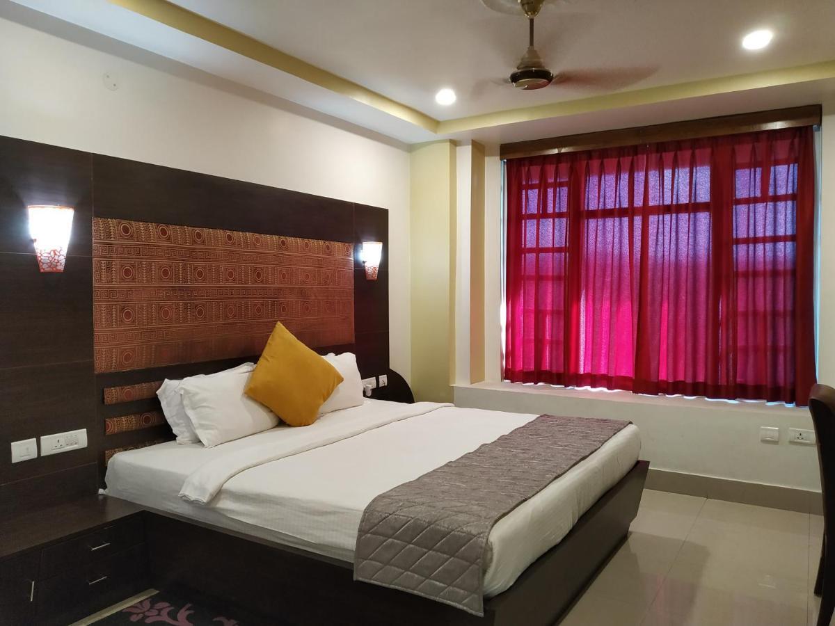 Hotel Sc Continental Itānagar Екстериор снимка