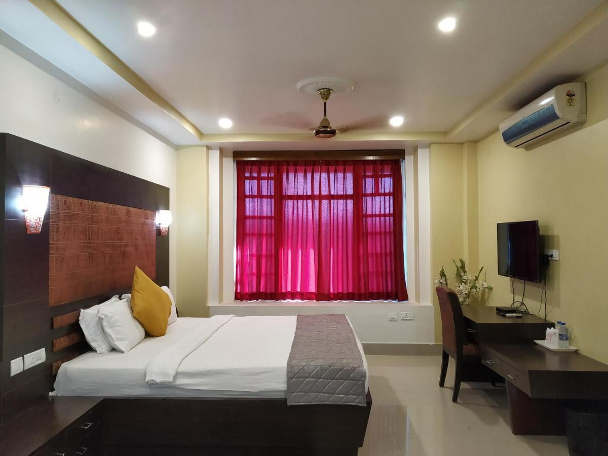 Hotel Sc Continental Itānagar Екстериор снимка