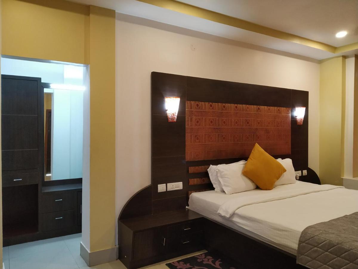 Hotel Sc Continental Itānagar Екстериор снимка