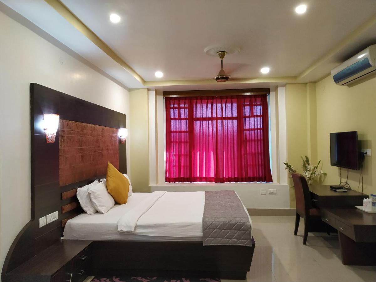 Hotel Sc Continental Itānagar Екстериор снимка